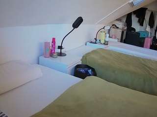 voyeurcam-julmodels-bed-4