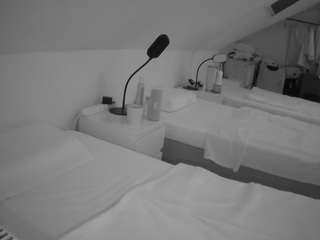 voyeurcam-julmodels-bed-4