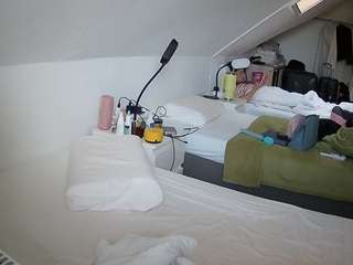 voyeurcam-julmodels-bed-4