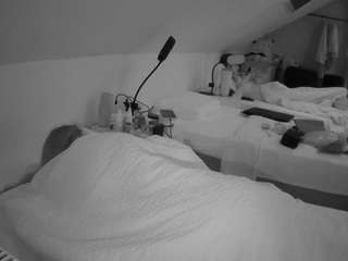 voyeurcam-julmodels-bed-4