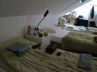 voyeurcam-julmodels-bed-4