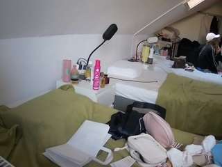 voyeurcam-julmodels-bed-4