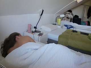 voyeurcam-julmodels-bed-4