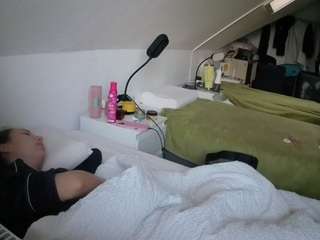 voyeurcam-julmodels-bed-4 Sex Cam Show