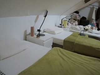 voyeurcam-julmodels-bed-4 Sex Cam Show