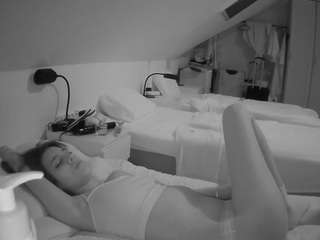 voyeurcam-julmodels-bed-4