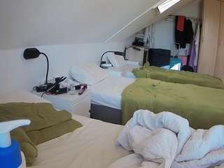 voyeurcam-julmodels-bed-4 Sex Cam Show