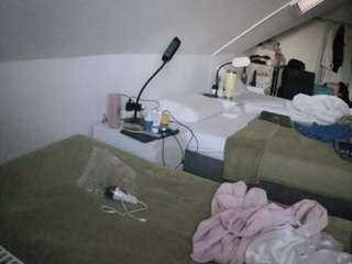 voyeurcam-julmodels-bed-4 Sex Cam Show