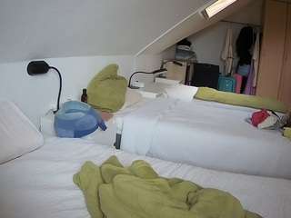 voyeurcam-julmodels-bed-4