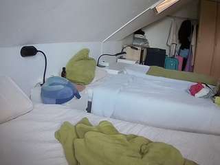 voyeurcam-julmodels-bed-4