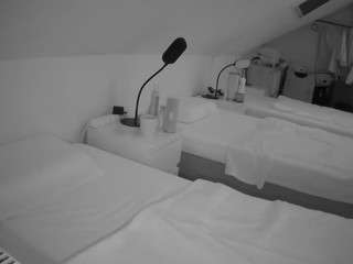 voyeurcam-julmodels-bed-4