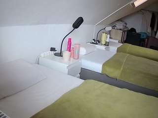voyeurcam-julmodels-bed-4
