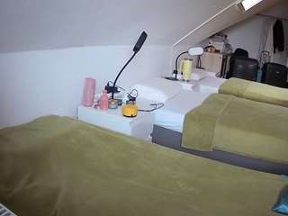 voyeurcam-julmodels-bed-4 live webcam show