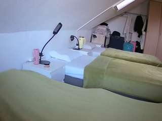 voyeurcam-julmodels-bed-4