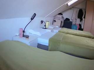 voyeurcam-julmodels-bed-4