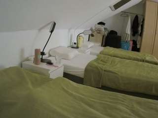 voyeurcam-julmodels-bed-4