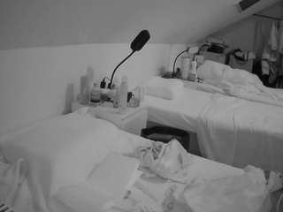 voyeurcam-julmodels-bed-4
