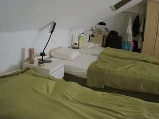 voyeurcam-julmodels-bed-4