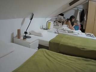 voyeurcam-julmodels-bed-4