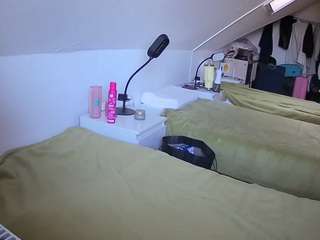 voyeurcam-julmodels-bed-4