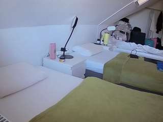 voyeurcam-julmodels-bed-4