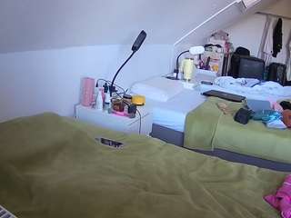 voyeurcam-julmodels-bed-4