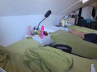 voyeurcam-julmodels-bed-4