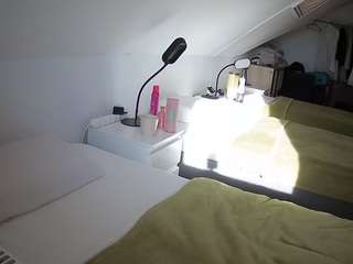 voyeurcam-julmodels-bed-4