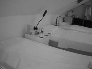 voyeurcam-julmodels-bed-4