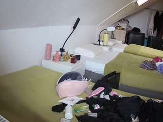 voyeurcam-julmodels-bed-4