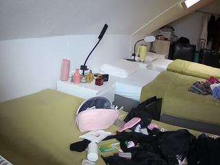 voyeurcam-julmodels-bed-4