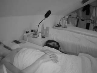 voyeurcam-julmodels-bed-4