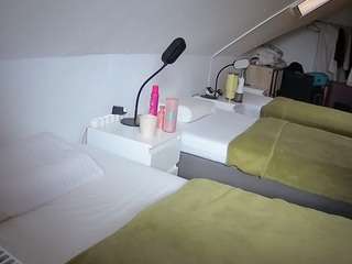 voyeurcam-julmodels-bed-4