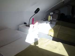 voyeurcam-julmodels-bed-4