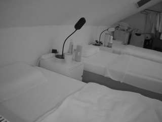 voyeurcam-julmodels-bed-4