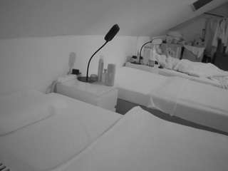 voyeurcam-julmodels-bed-4