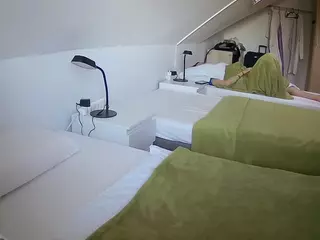Julmodels Bedroom-D4's Live Sex Cam Show