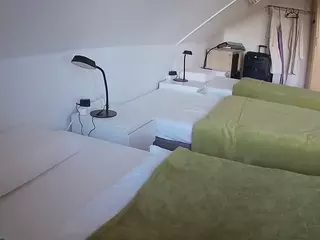 Julmodels Bedroom-D4's Live Sex Cam Show