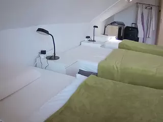 Julmodels Bedroom-D4's Live Sex Cam Show