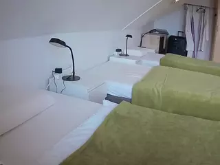 Julmodels Bedroom-D4's Live Sex Cam Show