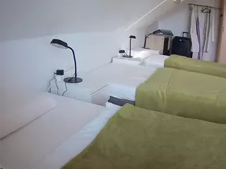 Julmodels Bedroom-D4's Live Sex Cam Show