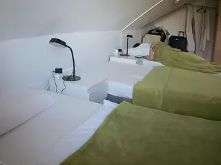 Julmodels Bedroom-D4's Live Sex Cam Show