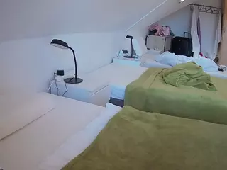 Julmodels Bedroom-D4's Live Sex Cam Show