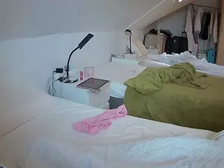 Julmodels Bedroom-D4's Live Sex Cam Show
