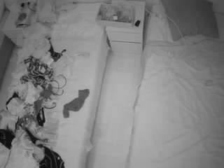 voyeurcam-julmodels-bed-5