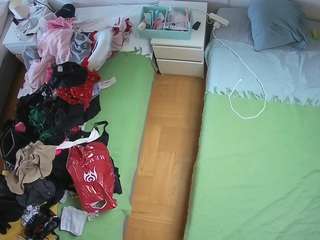 Milfroom camsoda voyeurcam-julmodels-bed-5