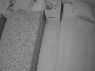 camsoda voyeurcam-julmodels-bed-5