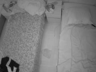 Aussie Cam Models camsoda voyeurcam-julmodels-bed-5