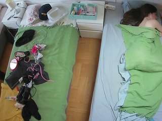 Teenage Nude Models camsoda voyeurcam-julmodels-bed-5