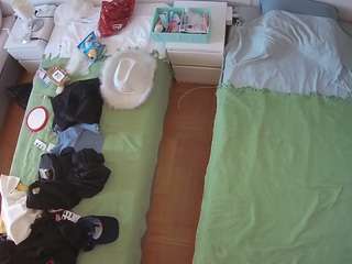 Www Voyeur House De camsoda voyeurcam-julmodels-bed-5